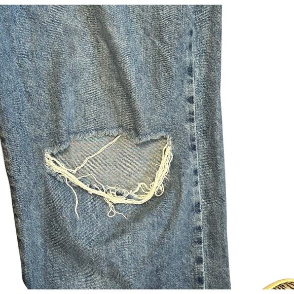 Forever 21 Distressed Boyfriend Jeans 18 Cut Hem Holes in Knees Relaxed Fit - Picture 5 of 7